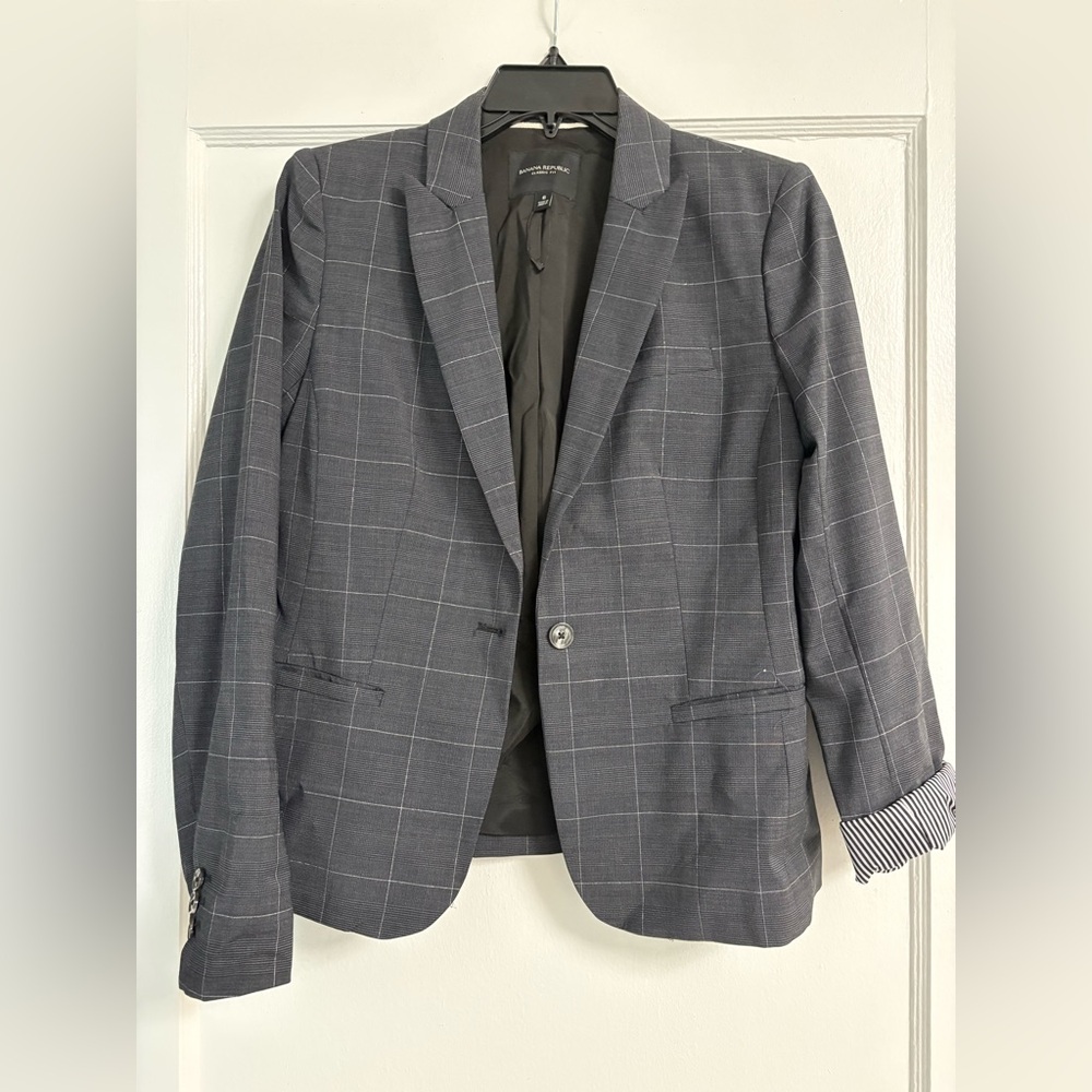 Banana Republic grey silver plaid pattern blazer size 6